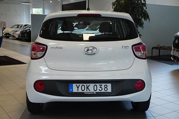 Hyundai i10 5 of 21