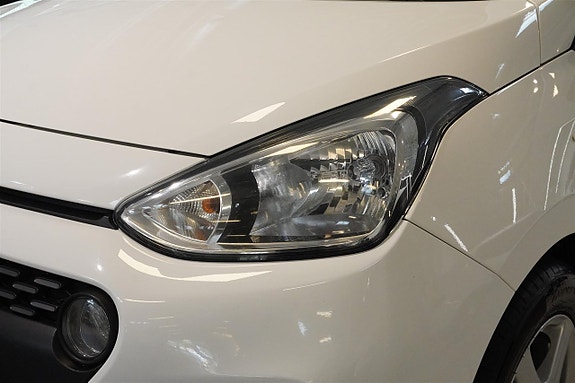 Hyundai i10 10 of 21
