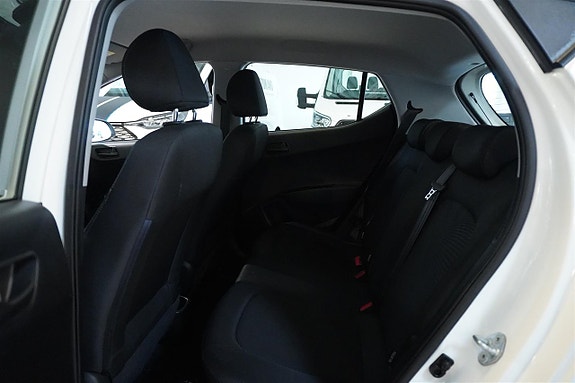 Hyundai i10 13 of 21