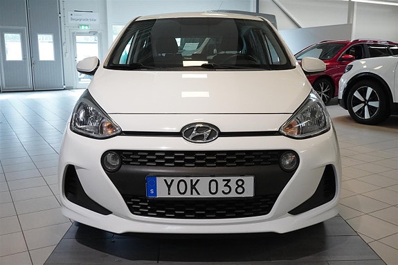 Hyundai i10 9 of 21