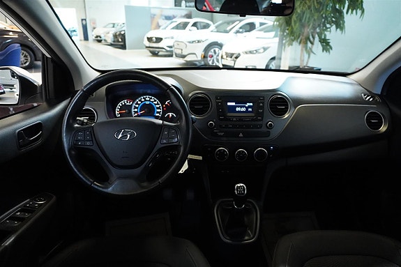 Hyundai i10 14 of 21