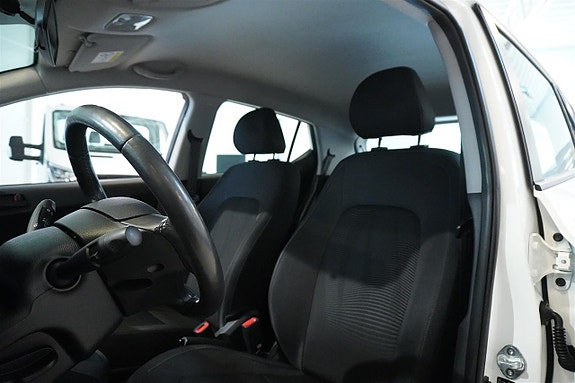 Hyundai i10 12 of 21