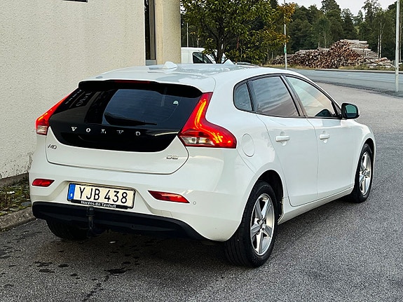 Volvo V40 4 of 15