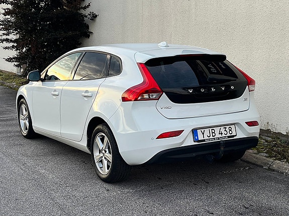 Volvo V40 8 of 15