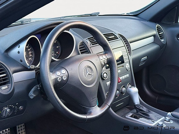 Mercedes-Benz SLK200 9 of 14