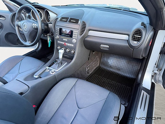 Mercedes-Benz SLK200 10 of 14