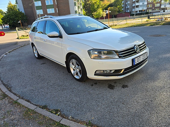 Volkswagen Passat 2 of 7