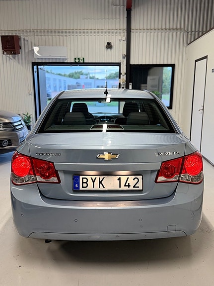 Chevrolet Cruze 7 of 15