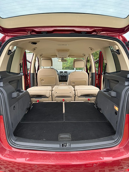 Volkswagen Touran 17 of 17