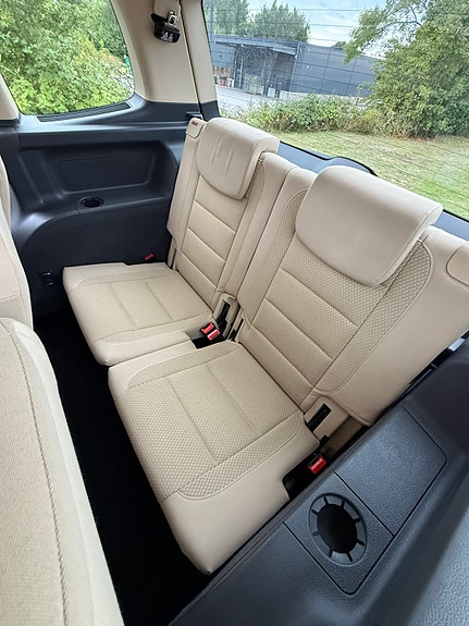 Volkswagen Touran 14 of 17