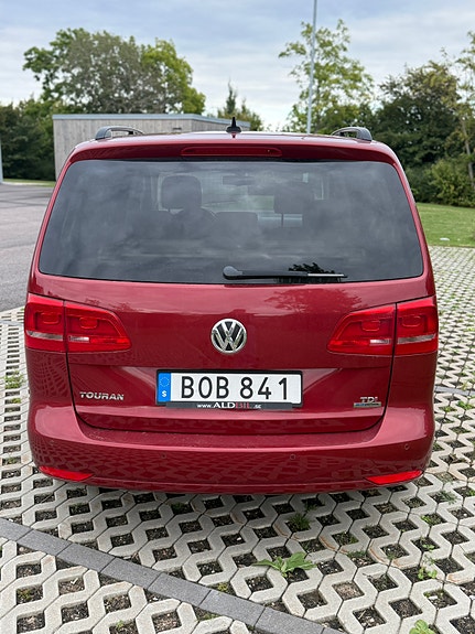 Volkswagen Touran 7 of 17