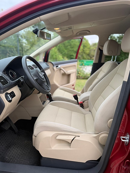Volkswagen Touran 10 of 17