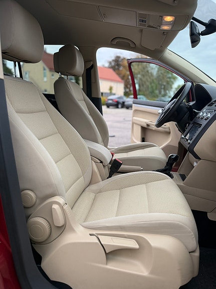 Volkswagen Touran 11 of 17