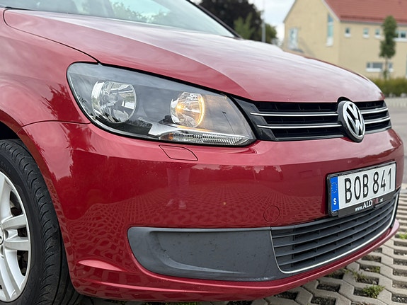 Volkswagen Touran 3 of 17