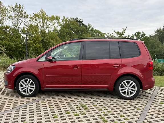 Volkswagen Touran 9 of 17