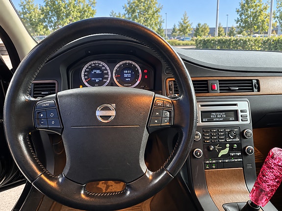 Volvo V70 9 of 16