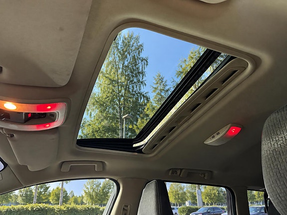 Volvo V70 6 of 16
