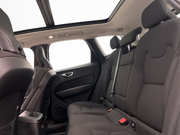 Volvo XC60 17 of 30