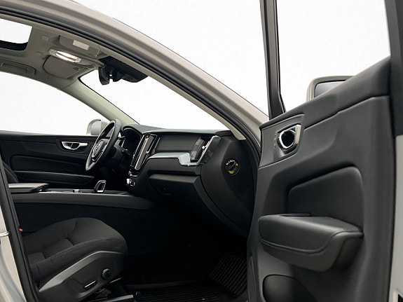 Volvo XC60 16 of 30