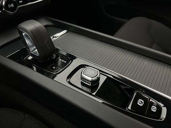 Volvo XC60 30 of 30