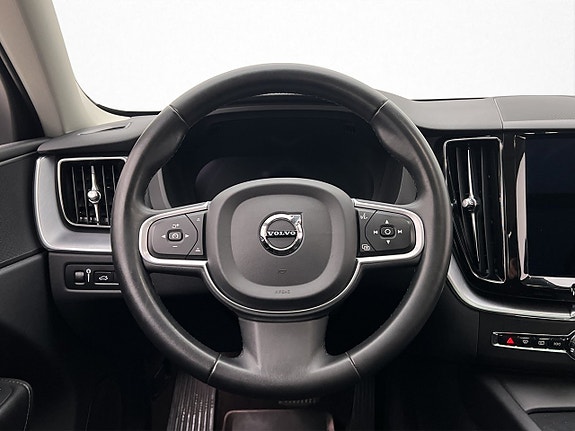 Volvo XC60 14 of 30