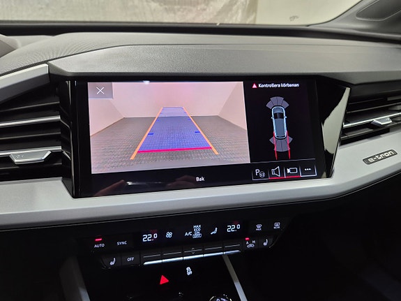 Audi Q4 e-tron 13 of 17