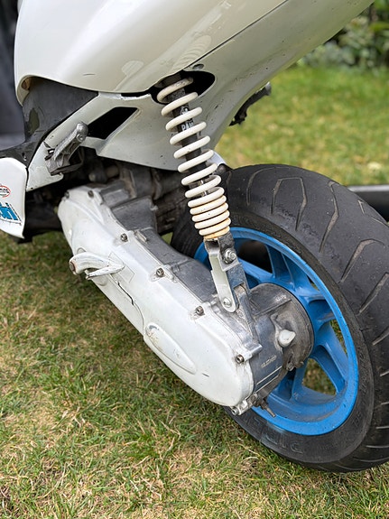 Yamaha Jog R 5 of 7