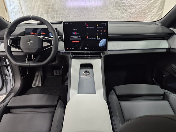 Polestar 4 6 of 13