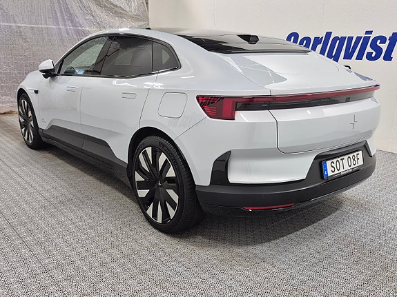 Polestar 4 5 of 13