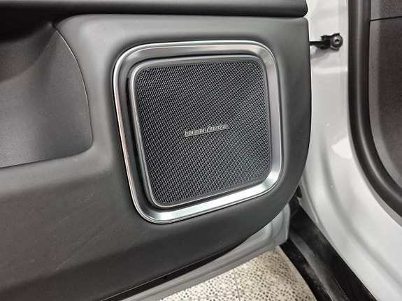 Polestar 4 12 of 13