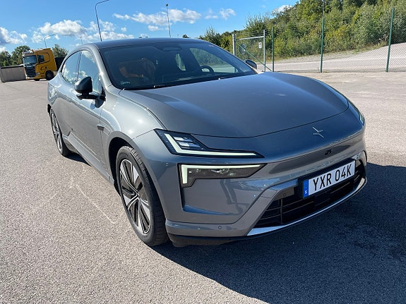 Polestar 4 2 of 5