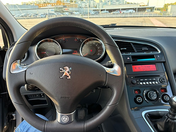 Peugeot 5008 12 of 13
