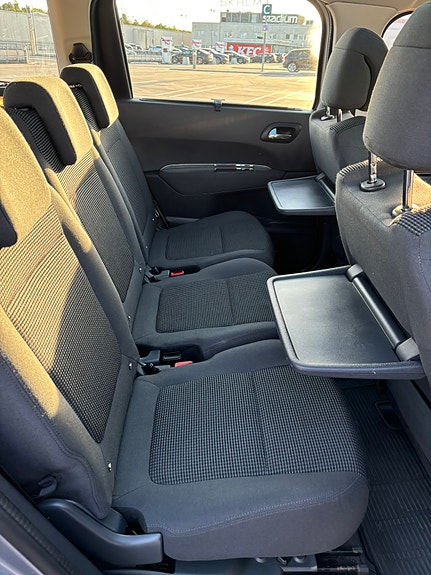 Peugeot 5008 7 of 13