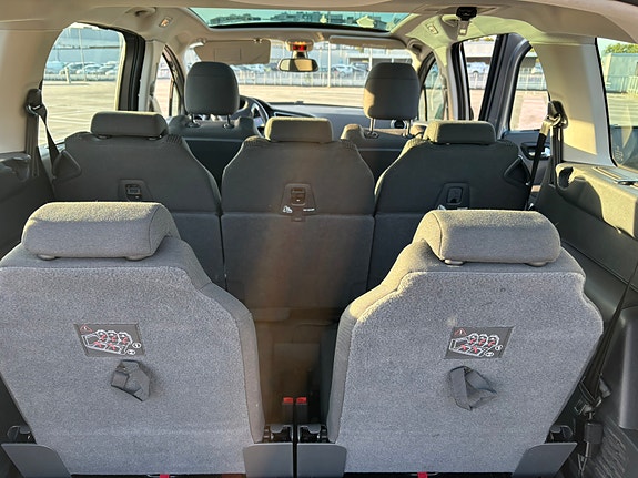 Peugeot 5008 5 of 13