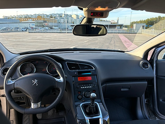 Peugeot 5008 9 of 13