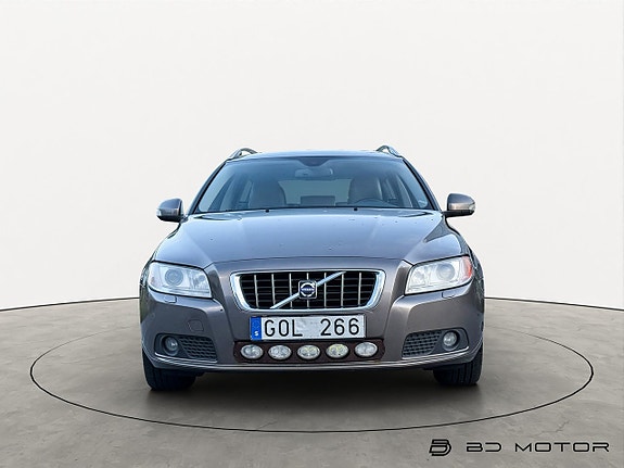 Volvo V70 4 of 15