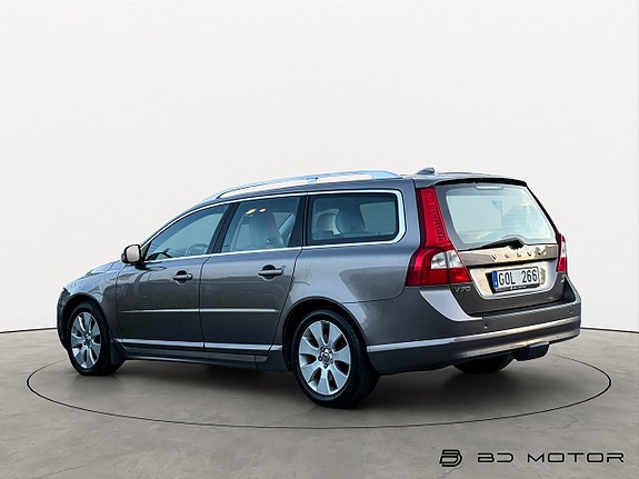 Volvo V70 7 of 15