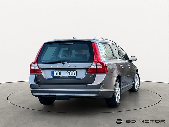 Volvo V70 9 of 15