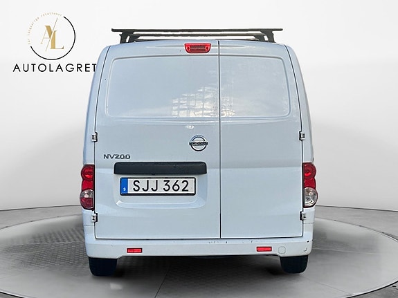 Nissan NV200 5 of 13