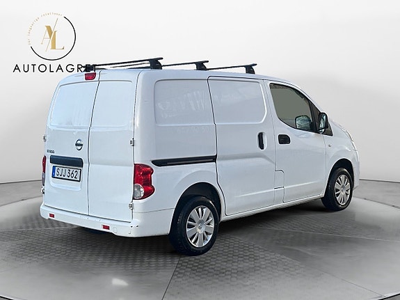 Nissan NV200 6 of 13