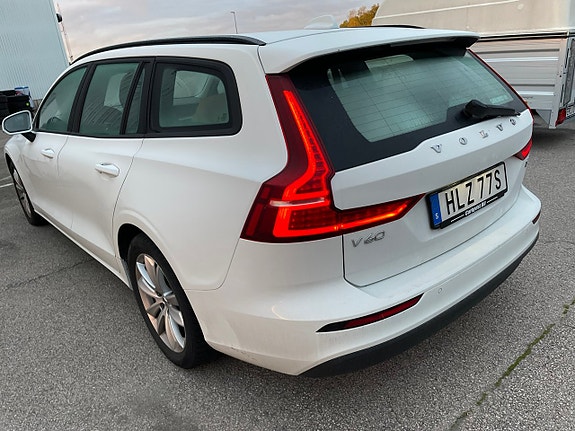 Volvo V60 4 of 5