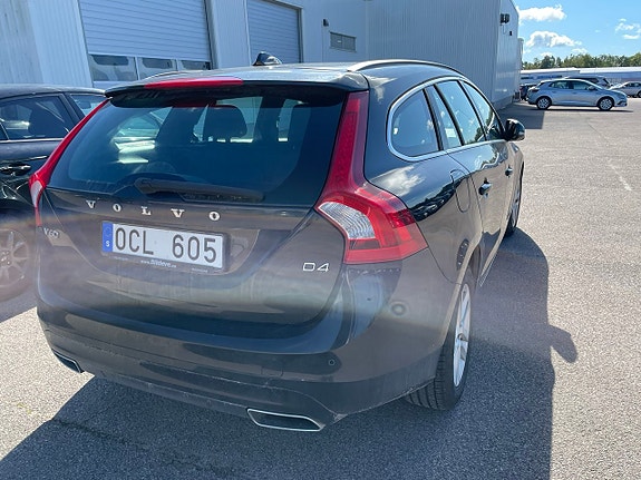 Volvo V60 3 of 5