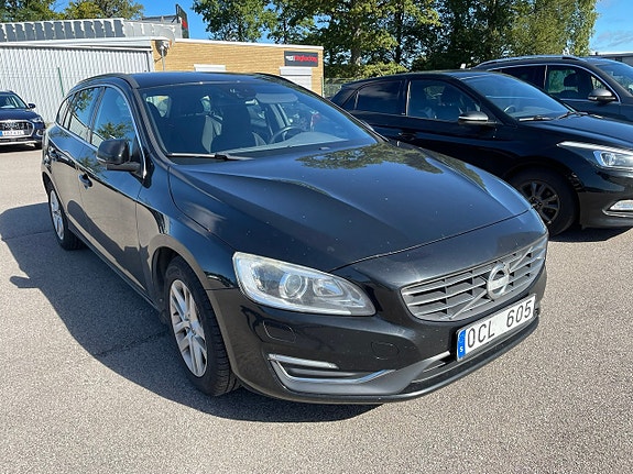 Volvo V60 2 of 5