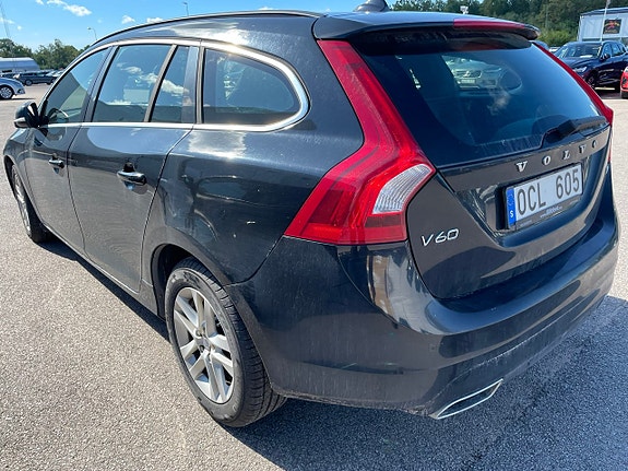 Volvo V60 4 of 5