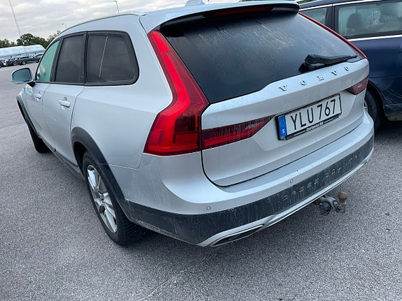 Volvo V90 Cross Country 4 of 5