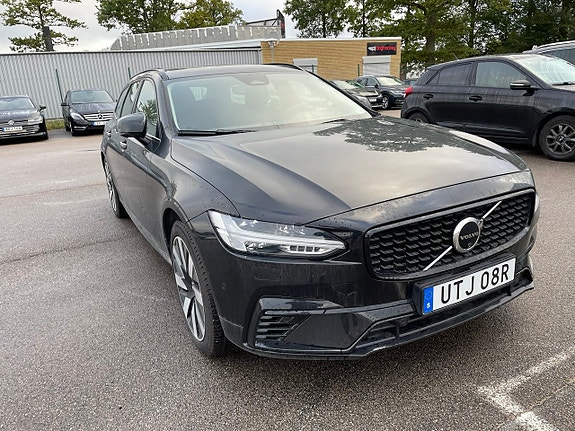 Volvo V90 2 of 5