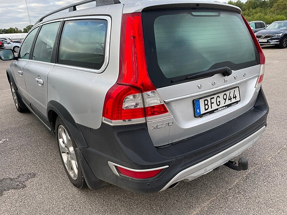 Volvo XC70 4 of 5