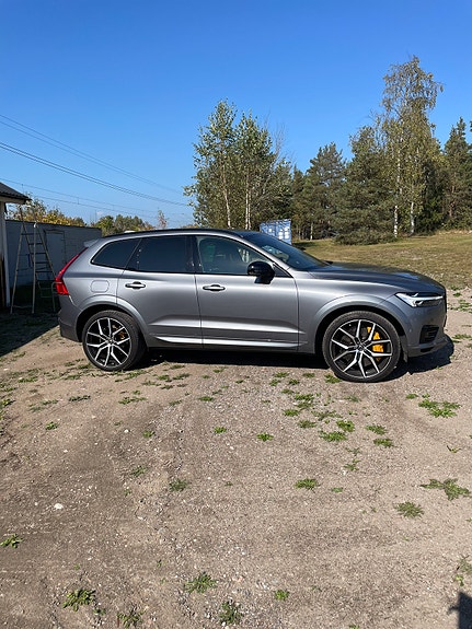 Volvo XC60 2 of 11