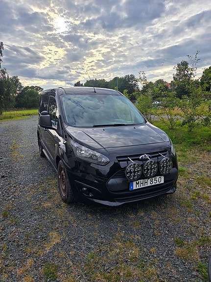 Ford Transit Connect 4 of 11