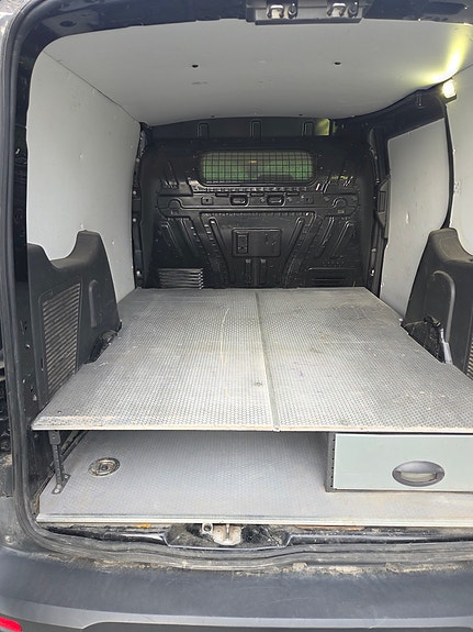 Ford Transit Connect 6 of 11